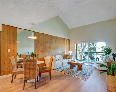 656 Sunfish Way - Photo Thumbnail 5
