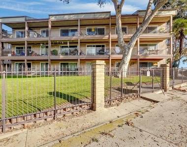 656 Sunfish Way - Photo Thumbnail 23