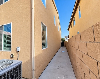 13773 Deerpath Circle - Photo Thumbnail 27