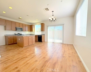 9225 Cattail Lane - Photo Thumbnail 4