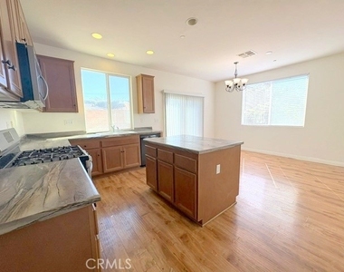 9225 Cattail Lane - Photo Thumbnail 5