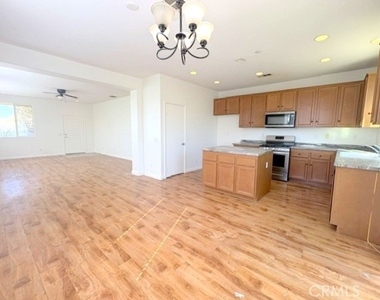 9225 Cattail Lane - Photo Thumbnail 6