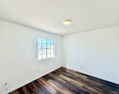 26121 Coronada Drive - Photo Thumbnail 24