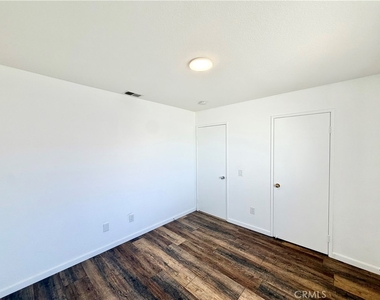 26121 Coronada Drive - Photo Thumbnail 25