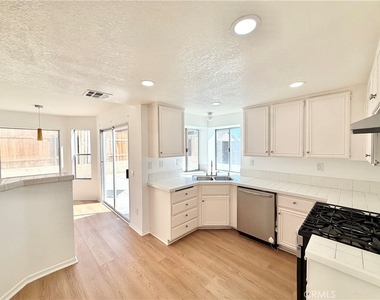 26121 Coronada Drive - Photo Thumbnail 17