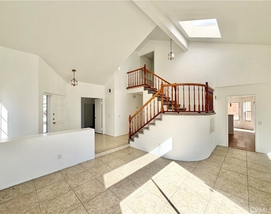 26121 Coronada Drive - Photo Thumbnail 8