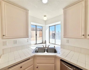 26121 Coronada Drive - Photo Thumbnail 19