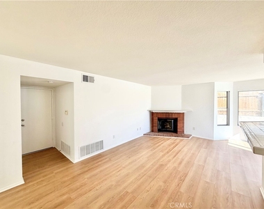 26121 Coronada Drive - Photo Thumbnail 13