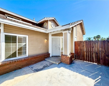 26121 Coronada Drive - Photo Thumbnail 3