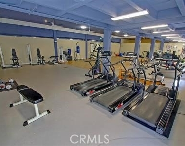 140 Linden - Photo Thumbnail 14
