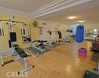 140 Linden - Photo Thumbnail 13