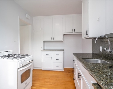 265 N Swall Drive - Photo Thumbnail 10