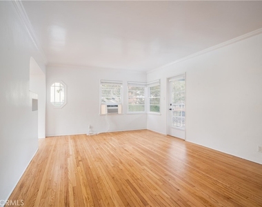 265 N Swall Drive - Photo Thumbnail 3