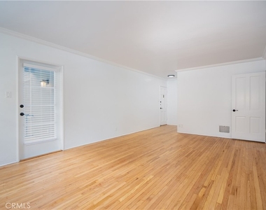 265 N Swall Drive - Photo Thumbnail 4