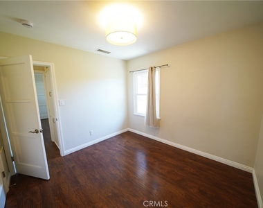 11252 Delano - Photo Thumbnail 9