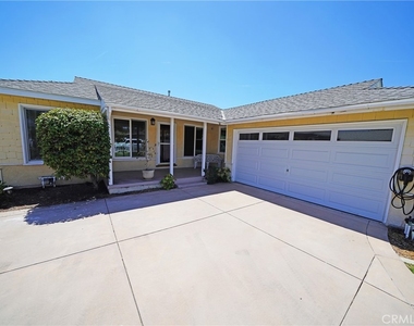 11252 Delano - Photo Thumbnail 1