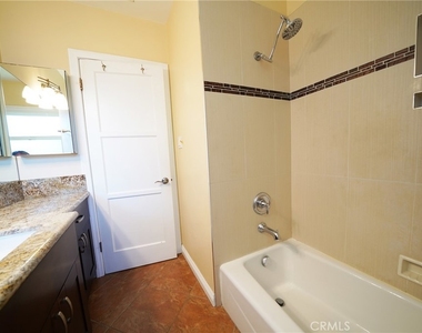 11252 Delano - Photo Thumbnail 5