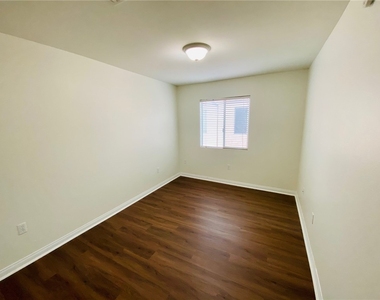 8844 Darby - Photo Thumbnail 21