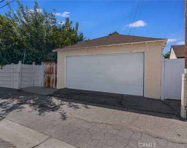 5424 Kester Avenue - Photo Thumbnail 17