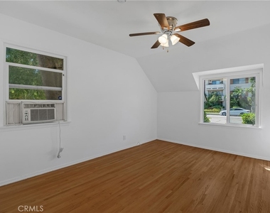 5424 Kester Avenue - Photo Thumbnail 10