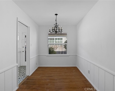 5424 Kester Avenue - Photo Thumbnail 8