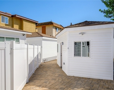 908 E Maple - Photo Thumbnail 12