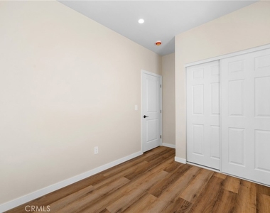 908 E Maple - Photo Thumbnail 8