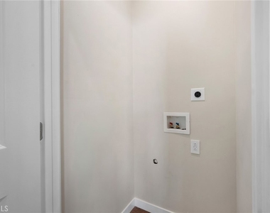 908 E Maple - Photo Thumbnail 10