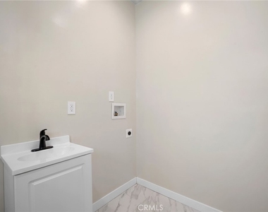 908 E Maple - Photo Thumbnail 12