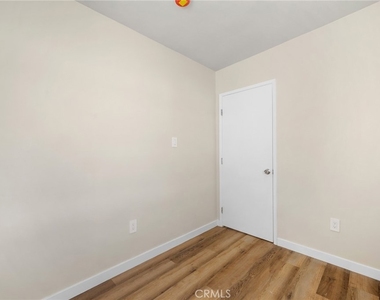 908 E Maple - Photo Thumbnail 12