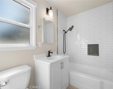 908 E Maple - Photo Thumbnail 10