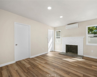 908 E Maple - Photo Thumbnail 3