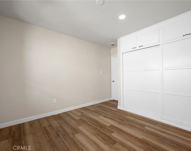 908 E Maple - Photo Thumbnail 9