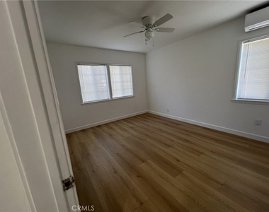 1840 W Glenoaks Boulevard - Photo Thumbnail 8