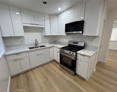 1840 W Glenoaks Boulevard - Photo Thumbnail 1