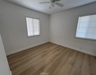 1840 W Glenoaks Boulevard - Photo Thumbnail 7