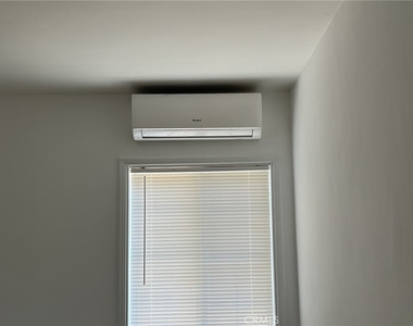 1840 W Glenoaks Boulevard - Photo Thumbnail 11