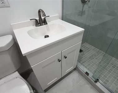 1840 W Glenoaks Boulevard - Photo Thumbnail 6