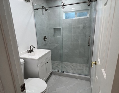 1840 W Glenoaks Boulevard - Photo Thumbnail 5