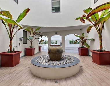 610 Levering Avenue - Photo Thumbnail 8
