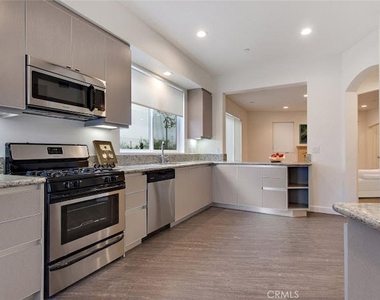 610 Levering Avenue - Photo Thumbnail 4
