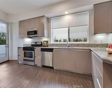 610 Levering Avenue - Photo Thumbnail 3