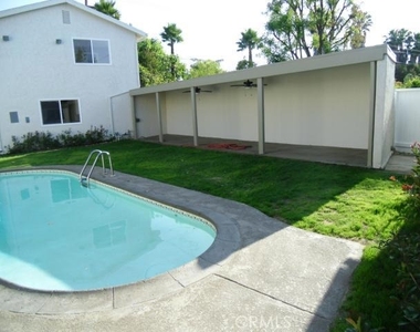 6225 Melvin Avenue - Photo Thumbnail 18