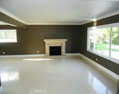 6225 Melvin Avenue - Photo Thumbnail 1