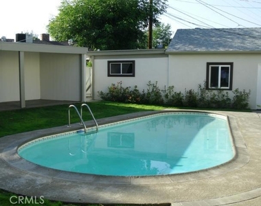 6225 Melvin Avenue - Photo Thumbnail 21