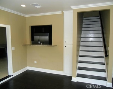 6225 Melvin Avenue - Photo Thumbnail 12
