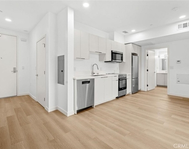 1233 Dunsmuir Avenue - Photo Thumbnail 5