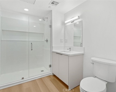 1233 Dunsmuir Avenue - Photo Thumbnail 10