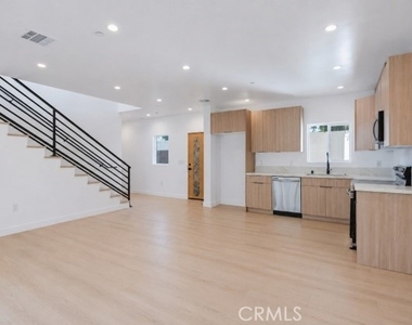 7702 Lasaine Avenue - Photo Thumbnail 2