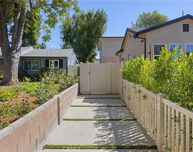 7702 Lasaine Avenue - Photo Thumbnail 23